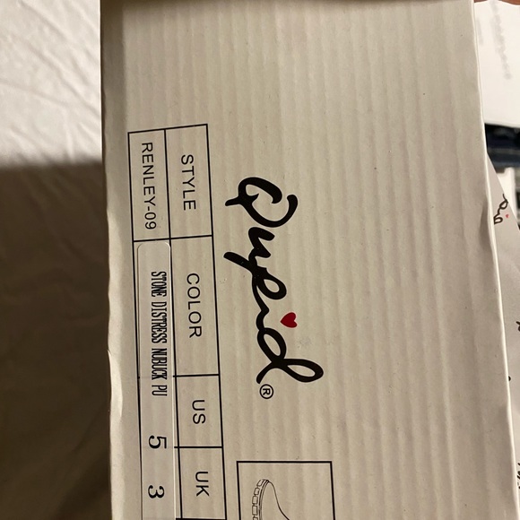 NEW Qupid Renley lug booties stone nubuck in size 5 - Picture 5 of 6